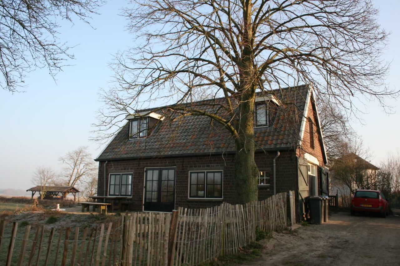 Unique Place On The River Waal Heerewaarden Экстерьер фото
